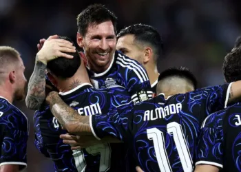 La Selección argentina se enfrenta con Inglaterra en busca de un lugar en la gran final del Mundial 2026