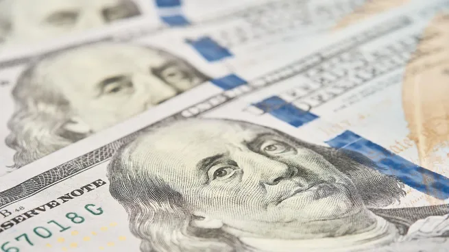 El dólar oficial retrocedió tras cinco jornadas