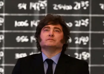 Milei rechazó la «campaña anti argentina» con una cita de Churchill en inglés