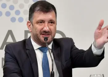 El ex senador Kueider fue condenado a dos años de prisión en suspenso en Paraguay