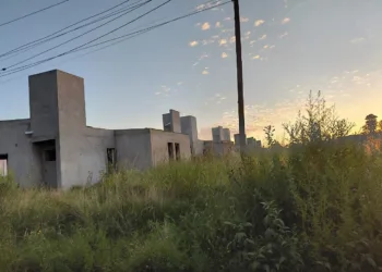 ¿Puede reactivarse la construcción de las 25 viviendas en La Celeste?