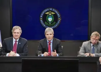 Caputo presentó el plan para refinanciar deuda para lo que queda de 2026 y de cara a 2027