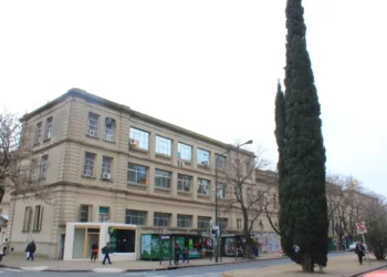 Arancelamiento de hospitales para extranjeros: según Kreplak tendría «impacto nulo» y es una idea «racista»