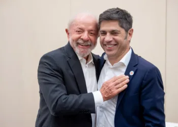 Kicillof acusó a Milei de poner en riesgo la relación con Brasil