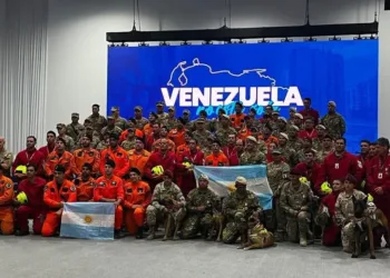Volvieron de Venezuela los bomberos bonaerenses que participaron de rescates