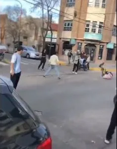 Pelea entre jóvenes en pleno centro de Junín