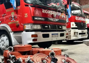 Bomberos de Junín compartieron recomendaciones para el uso de estufas a leña