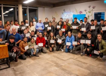 Entrega de certificados a egresados de los cursos gratuitos