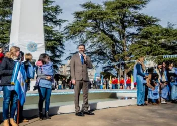 Con la presencia del intendente  Fiorini se conmemoró el aniversario de la gesta patria