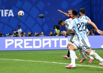 El Cuti Romero y Paredes, los más destacados en un partido de locos ante Egipto