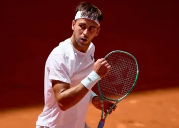 Tomás Etcheverry remontó y selló su boleto a semifinales del ATP 250 de Kitzbühel