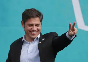 Encuesta: Kicillof superó a Cristina Kirchner y aparece como el principal opositor a Milei