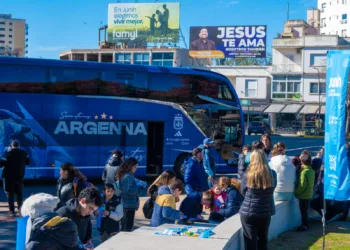El espíritu mundialista volvió a sentirse en Junín con la llegada del colectivo oficial de la Selección