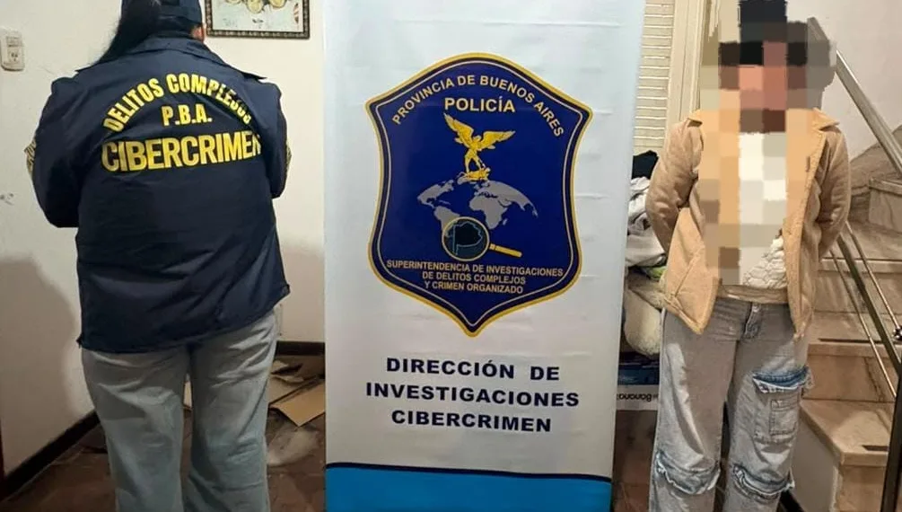 WhatsApp hackeados y falsas ventas de dólares: allanamiento y detención de una sospechosa