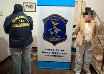 WhatsApp hackeados y falsas ventas de dólares: allanamiento y detención de una sospechosa