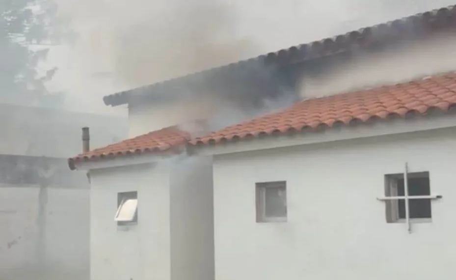 Bomberos sofocaron un incendio en el HIGA