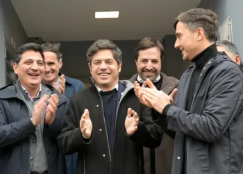 Kicillof contra el modelo de Milei: «La gente se endeuda para pagar el alquiler»