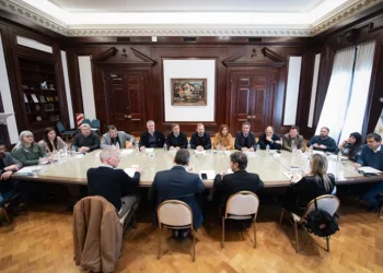 Kicillof y Cuattromo firmaron convenios con municipios para la compra de bienes de capital