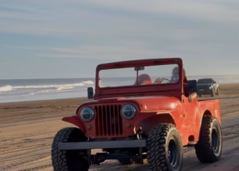 Necochea: un hombre murió tras volcar con su Jeep en la arena