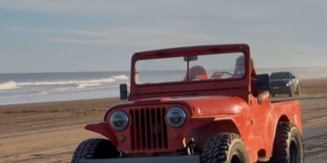 Necochea: un hombre murió tras volcar con su Jeep en la arena