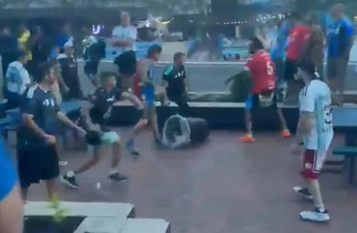 Hinchas de San Lorenzo y Huracán se enfrentaron en pleno banderazo argentino en Atlanta