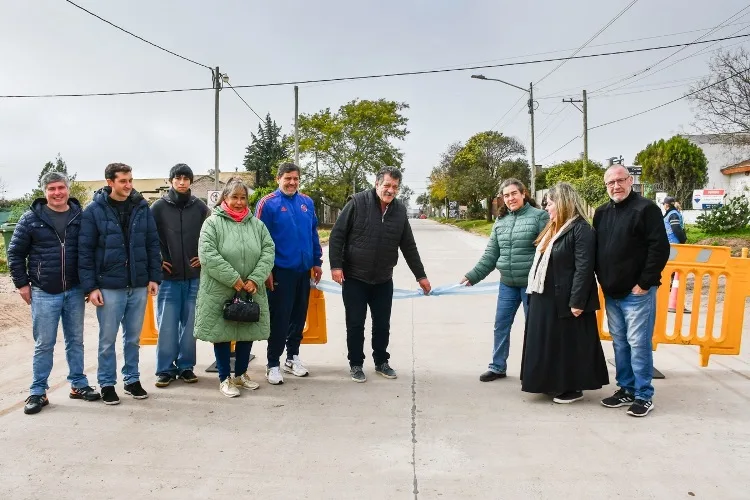 Barenghi inauguró nuevas cuadras de pavimento en Bragado