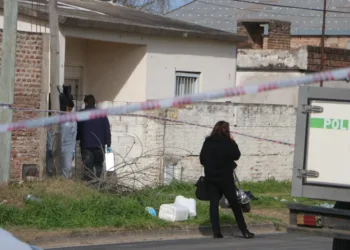 Encuentran sin vida a una mujer: investigan posible femicidio