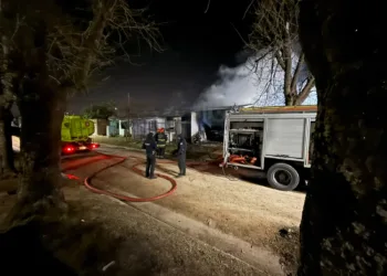 Un hombre resultó con quemaduras en el incendio de una vivienda