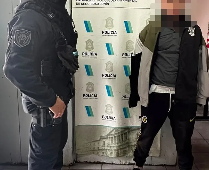 Aprehenden al conductor de una moto con pedido de captura