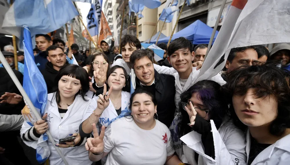 Kicillof buscó capitalizar en la Plaza la derrota de Milei: «Se logró que el gobierno desestime la locura»