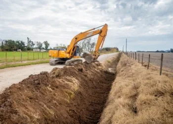 Intensifican los operativos de limpieza y desobstrucción de canales