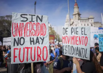 Los docentes universitarios profundizan el plan de lucha contra el ajuste del Gobierno