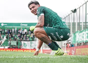 El dulce momento de Junior Marabel:  goles, paternidad y la ilusión verde