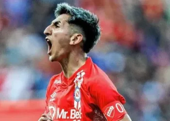 Argentinos remontó ante Aldosivi y es más puntero que nunca de la Zona B