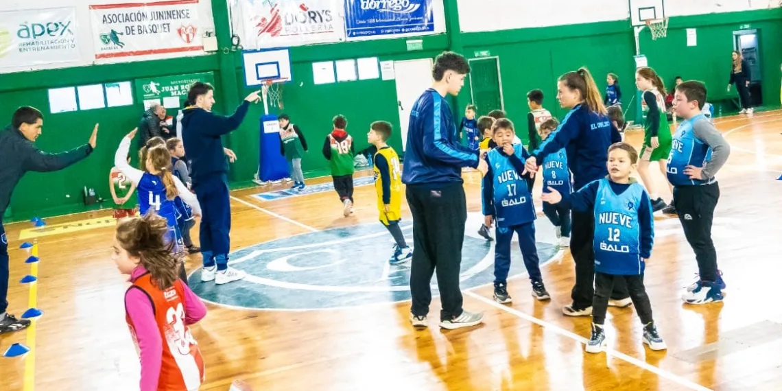 Más de 100 niños disfrutaron de un encuentro de cebollitas en el Club Sarmiento