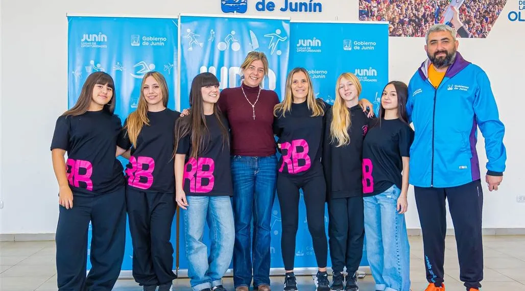 Las chicas de “La Academia” competirán en el Mundial de Danzas