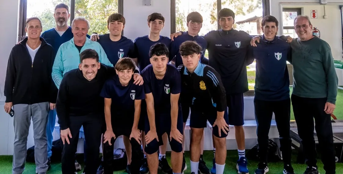 Entrega de libretas deportivas a jóvenes futbolistas del club BAP