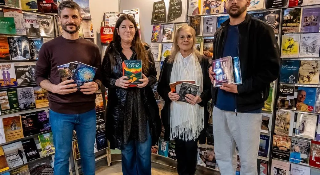Entrega de libros, útiles escolares y material didáctico