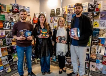 Entrega de libros, útiles escolares y material didáctico