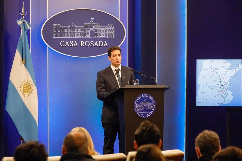 Ravier confirmó que Oria suplantó a Caputo al frente de la comunicación