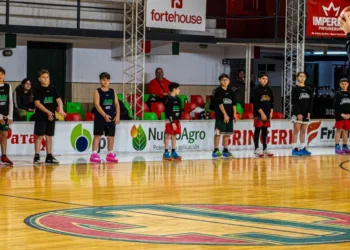 Capacitación juvenil con la presencia de Herrmann