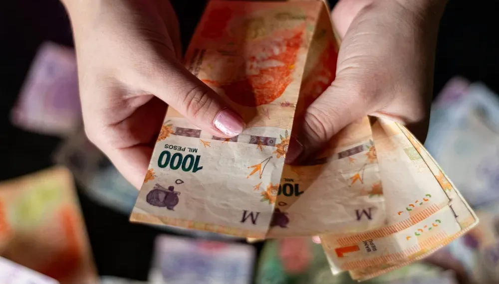 Nueve de cada 10 estatales está endeudado para cubrir necesidades básicas