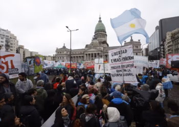 Organizaciones concentraron frente al Congreso contra de la Ley de Propiedad Privada: Hubo incidentes