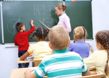 Sólo el 50% de los estudiantes llega a sexto grado con “conocimientos satisfactorios de lengua y matemática”