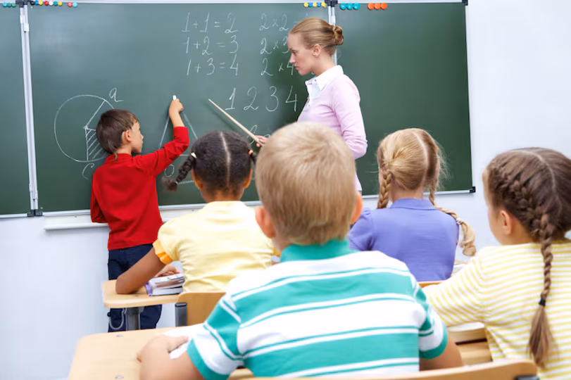 Sólo el 50% de los estudiantes llega a sexto grado con “conocimientos satisfactorios de lengua y matemática”