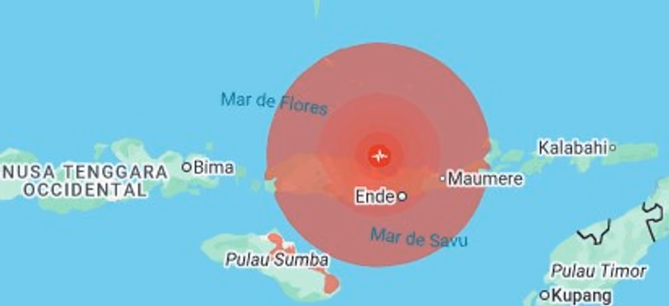 Un terremoto de magnitud 7,7 sacudió costas de Indonesia y hay alerta de tsunami
