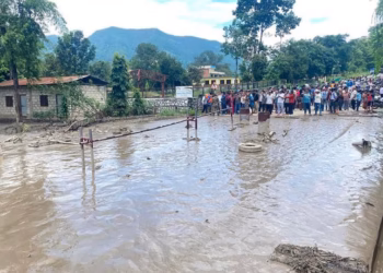 Inundaciones en Nepal: 165 muertos y 823 desaparecidos