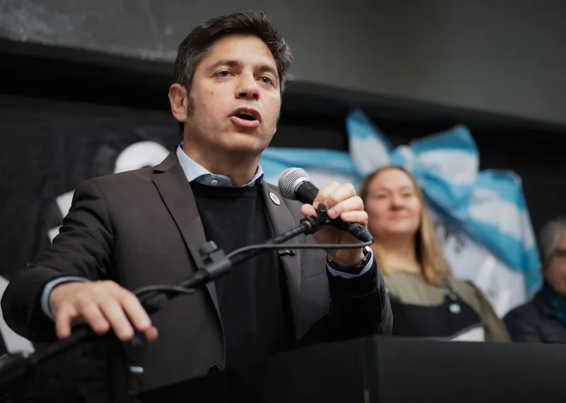 Kicillof: “Es en las aulas donde aprendemos la importancia de nuestra soberanía”