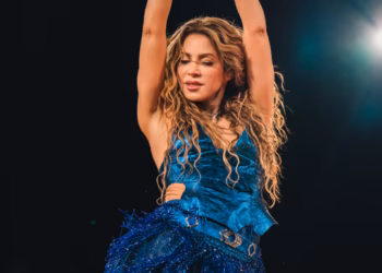 Shakira celebra los 25 años de “Whenever, Wherever”