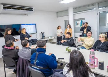 Trabajadores municipales incorporaron herramientas de lengua de señas